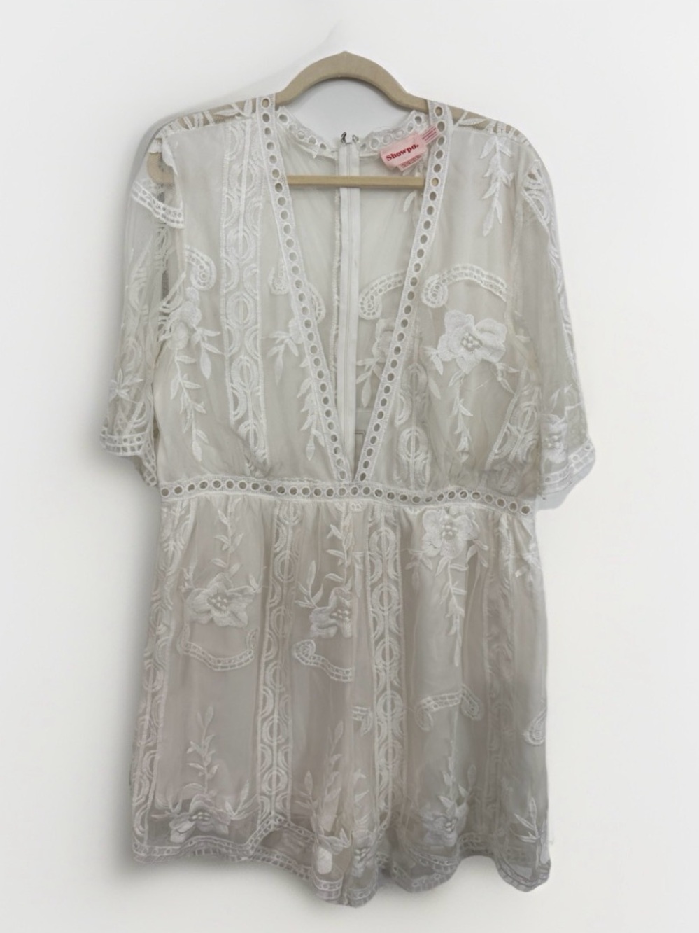 ✨ Showpo White Embroidered Lace Plunge Romper Playsuit ✨